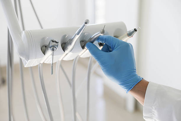 Professional Emergency Dentist technician working in Hybla Valley, VA